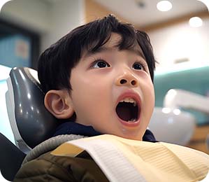 어린이의 골격 발달 단계와 치아 배열 상태를 다각도로 분석하는 부산 영도 편한치과의 성장기 정밀 진단 과정