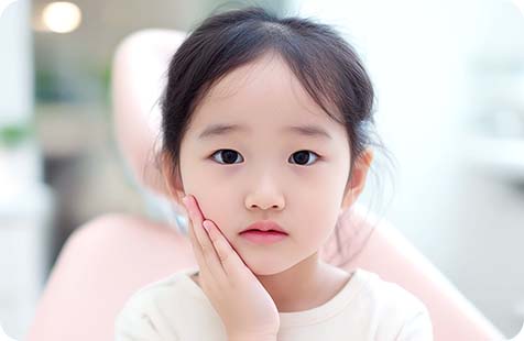 턱뼈 위치와 골격 발달을 분석하여 조화로운 얼굴형 성장을 유도하는 영도구 편한치과 어린이 성장기 교정 치료